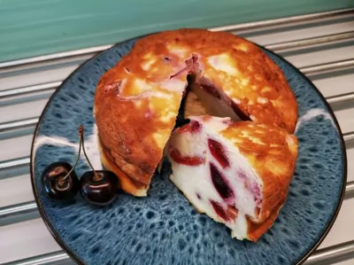 Творожник с черешней