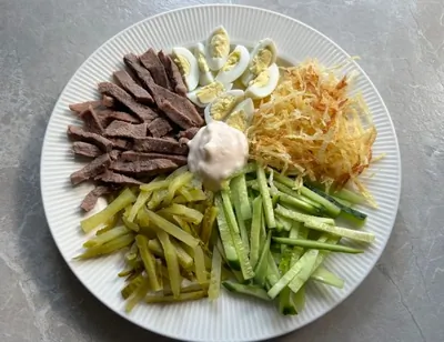 Салат с языком и картофелем пай