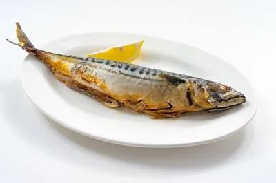 Копченая скумбрия на мангале