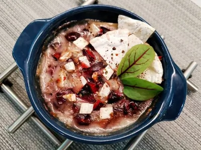 Камамбер, запеченный с черешней