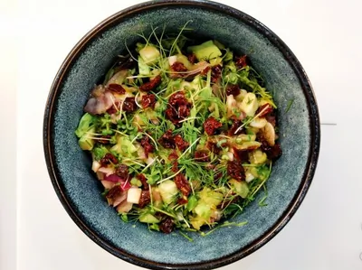 Овощной салат с микрозеленью