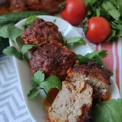 Тефтели по-домашнему в томатном соусе