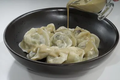 Постные пельмени с баклажаном и копченым тофу