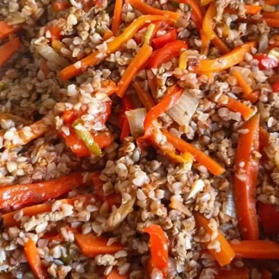 Тушеная гречка с говядиной