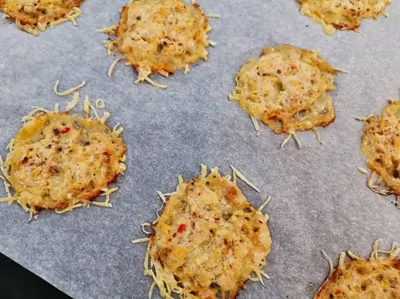 Сырные чипсы с хреном
