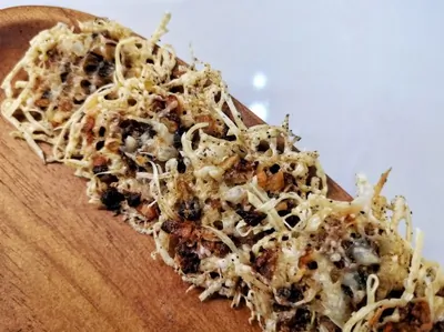 Сырные чипсы с грибами