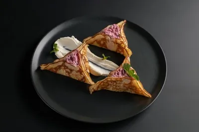 Турецкие блины с творогом и малиной