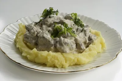 Печень по-строгановски