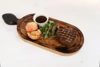 Баранья корейка с нектаринами