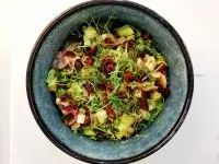 Овощной салат с микрозеленью