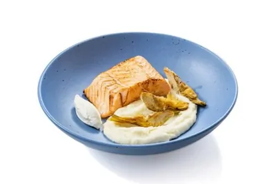 Лосось сувид с пюре из цветной капусты и картофеля