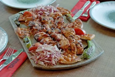 Куриный шашлык шиш-таук