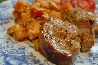 Свиная вырезка с бататом