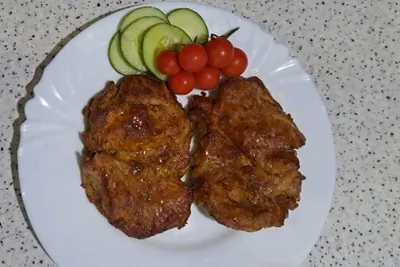 Сочный стейк из свиного ошейка