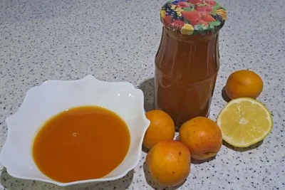 Абрикосовое варенье с лимонной цедрой