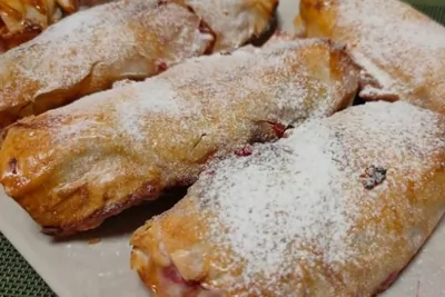 Конвертики с рикоттой и ягодами