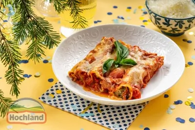 Каннеллони с творожным сыром, вялеными томатами и оливками