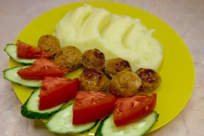 Фрикадельки из мяса и овощей