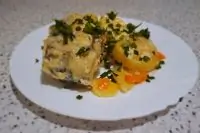 Минтай с картофелем в духовке