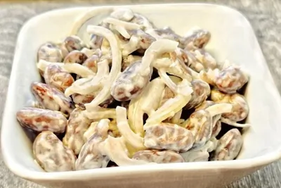 Салат из фасоли с луком