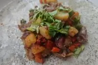 Куриные желудки с картфелем