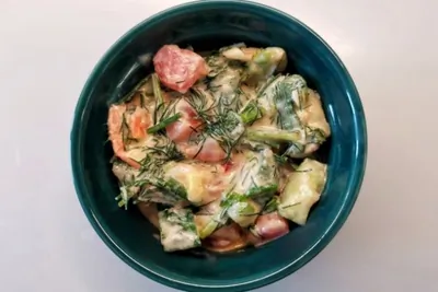 Овощной салат с яйцами