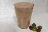 Смузи с сельдереем и крыжовником