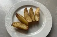 Картофельные дольки в духовке