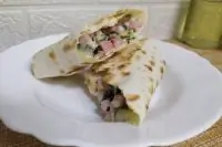 Ролл из лаваша с ветчиной и сыром