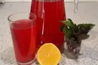 Компот из базилика с мятой и лимоном