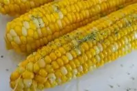 Кукуруза вареная с молоком и сливочным маслом