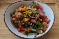 Салат из помидоров к мясу