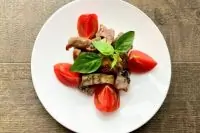 Индейка с базиликом и баклажаном