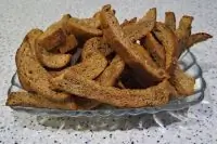 Сухари в духовке из черного хлеба