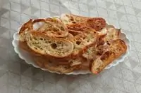 Сухарики домашние из чиабатты с чесноком