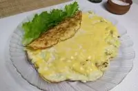Омлет с кабачком и сыром