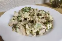 Салат с курицей и брокколи