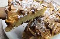 Шарлотка на кукурузной муке