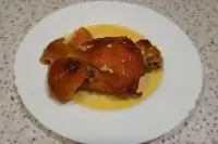 Курица с яблоками в духовке