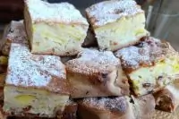 Пирог с яблоками и изюмом