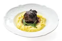 Говяжьи щеки в духовке