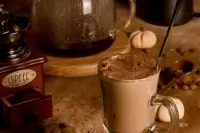 Горячий кофе с корицей
