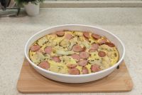 Омлет в духовке с сосисками и цветной капустой