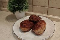 Котлеты с хлебом и куркумой