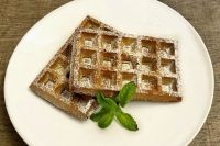 Рисово-банановые вафли с зеленой матчей