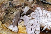 Запеченная свиная лопатка