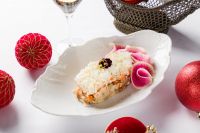 Салат «Мимоза» с копченым угрем и плавленым сыром