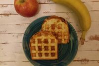 Простой горячий бутерброд в вафельнице