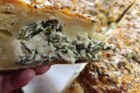 Пирог с творогом и шпинатом