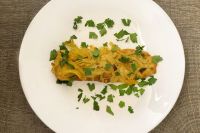 Горбуша в фольге с маринованным луком